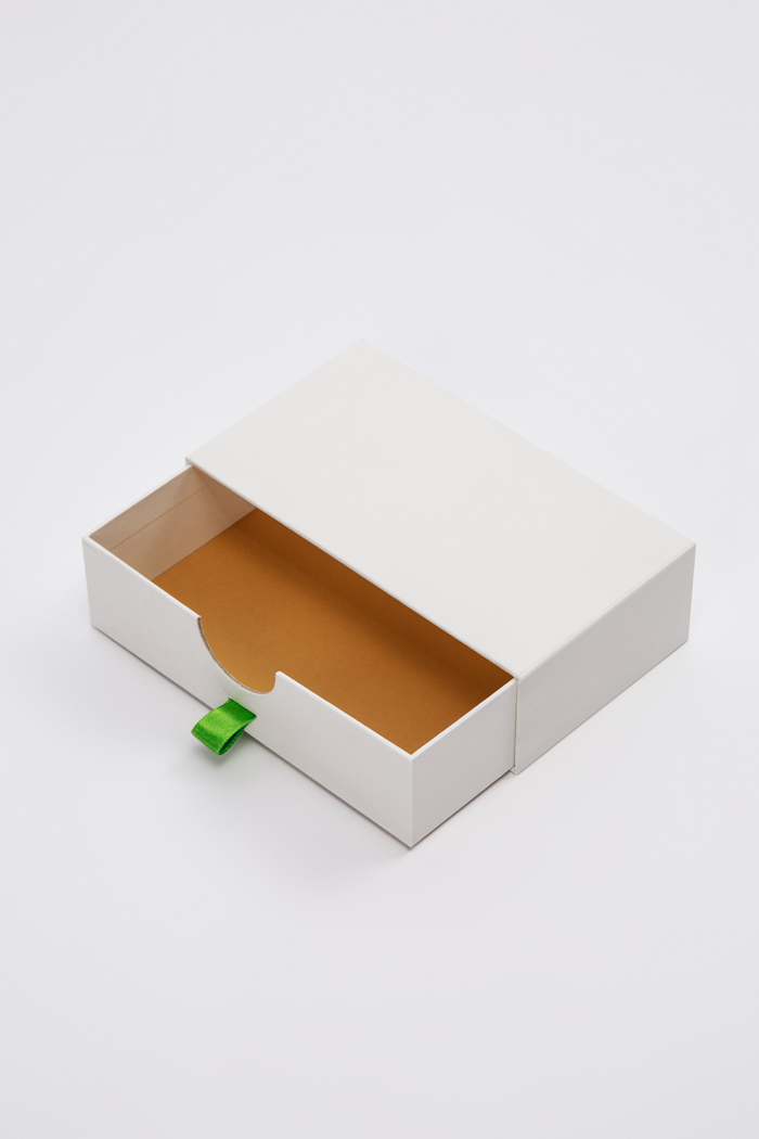 Tipologia scatole: Cassetto rivestita